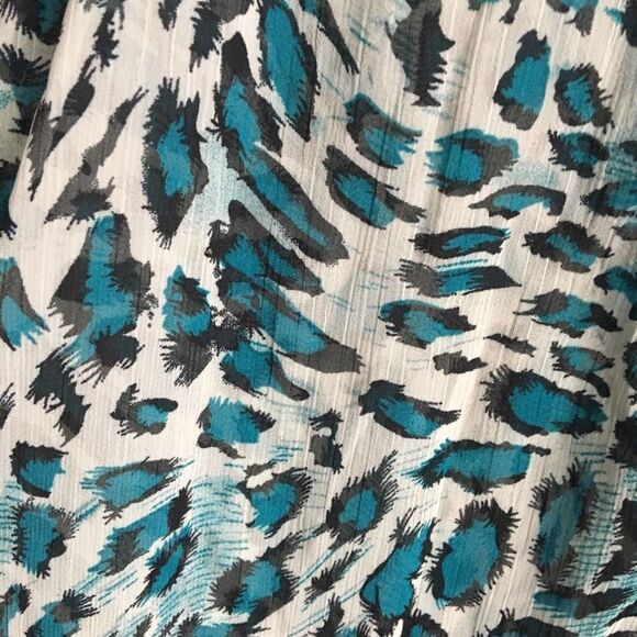 H.I.P. Leopard Sleeveless Tunic Top Small Blue Sleeveless High Low Button Front - Picture 4 of 10